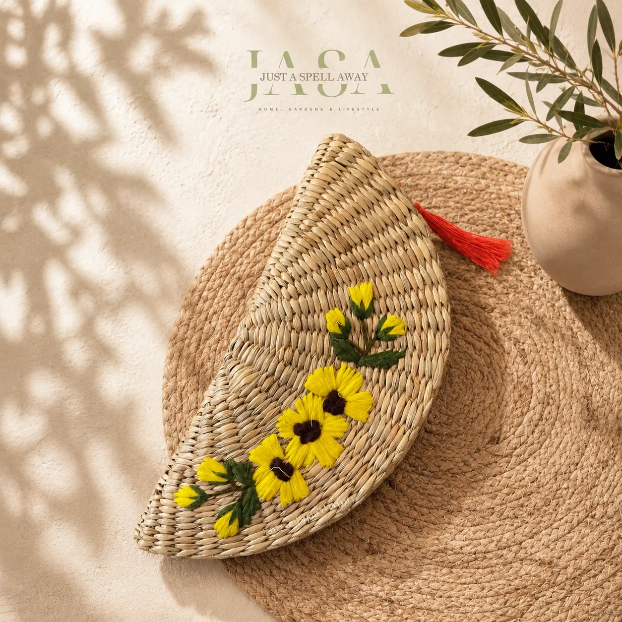 Sunshine Reed Grass Clutch