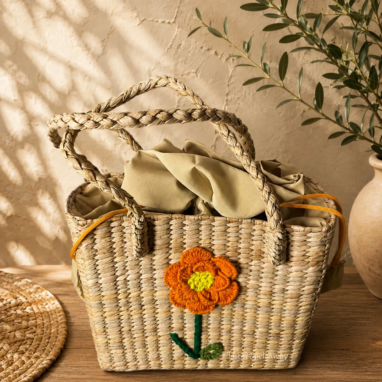 Daisy Reed Grass Handbag - Orange